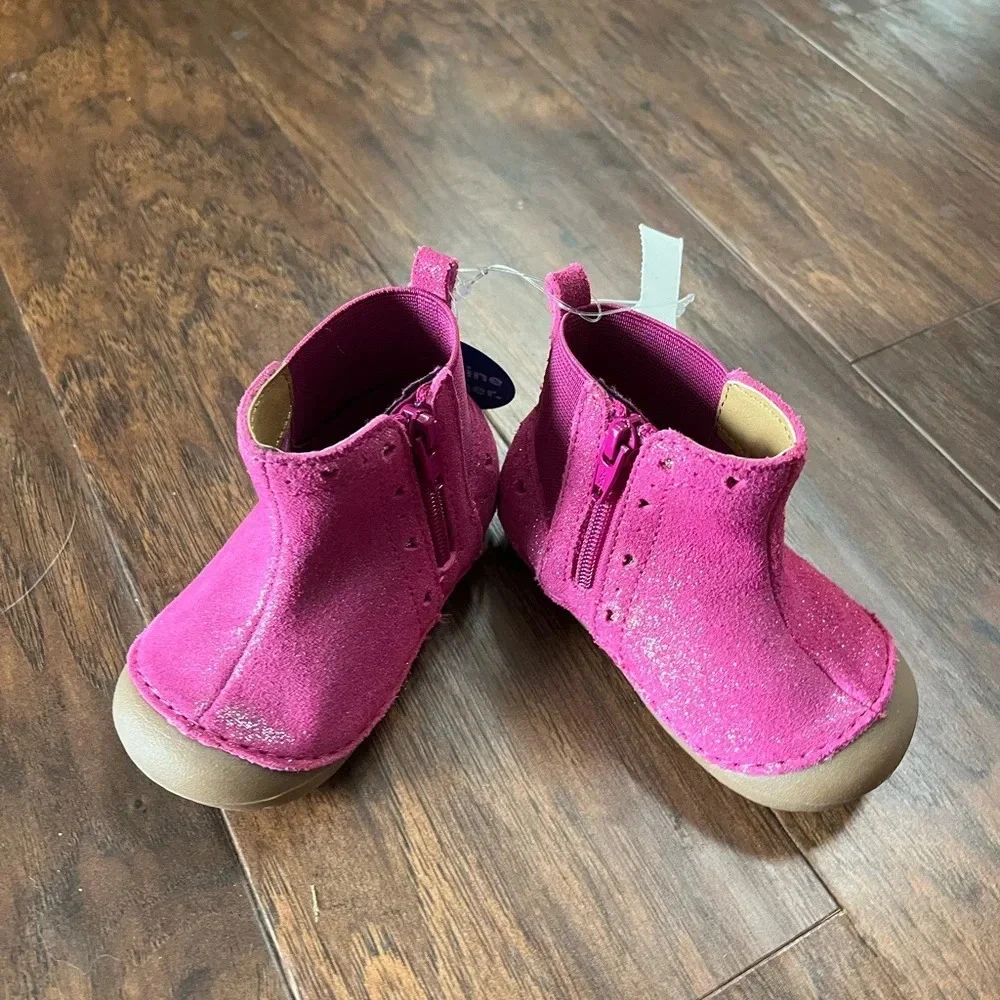 NWT Stride Rite 2.0 Hot Pink Booties- Leather upper -Size 4M, 20EU-Adorable